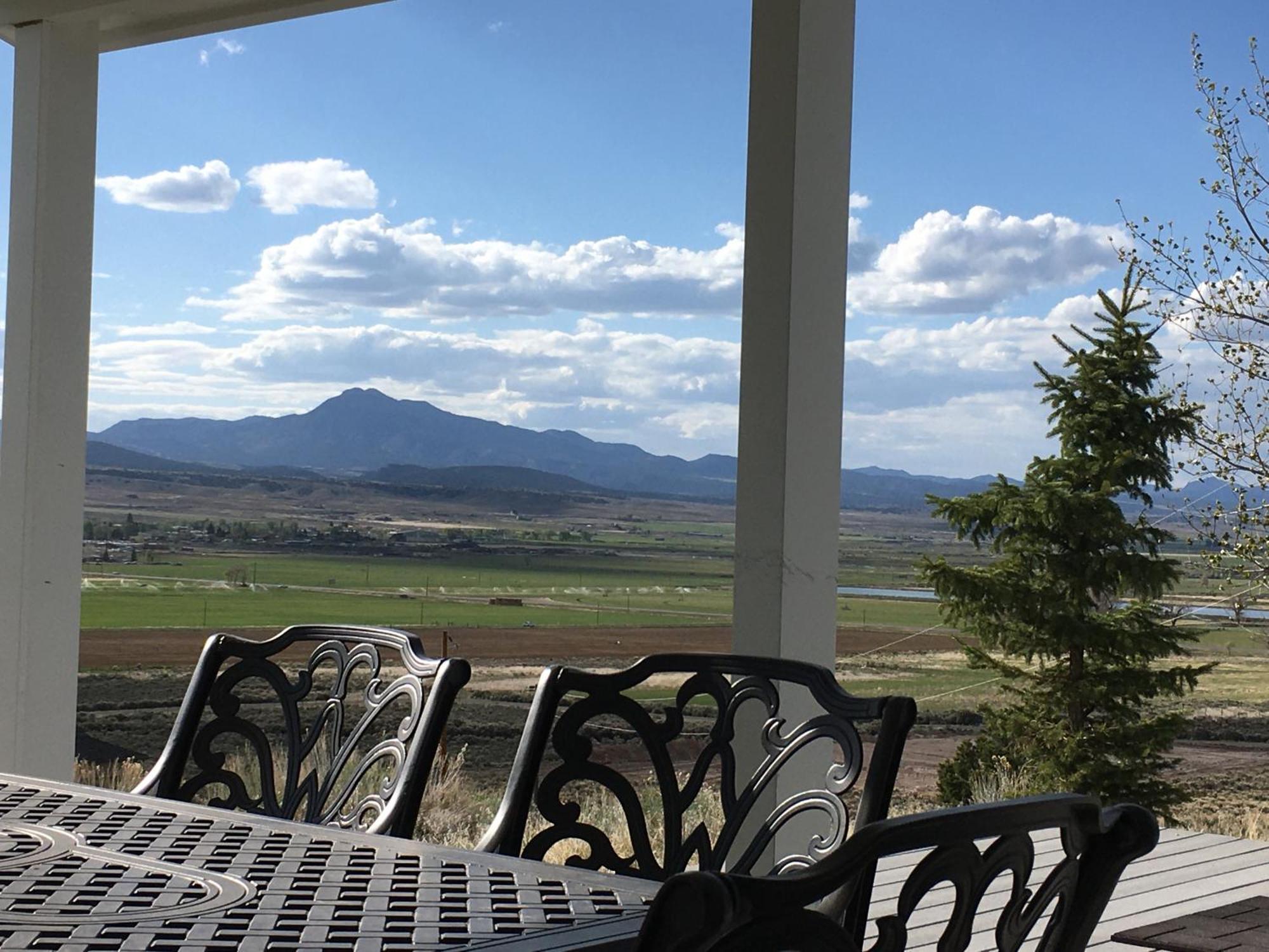 Hilltop Heaven - 5 Star Comfort And Views Пейнгуич Екстериор снимка